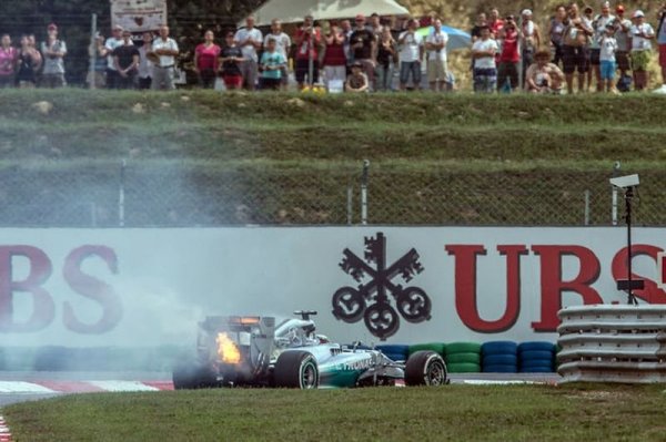 Lewis-Hamilton-GP-Ungarn-2014-Mercedes