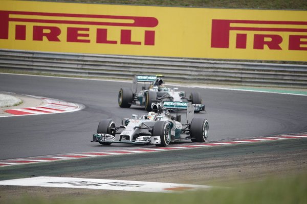 Rosberg a 49. körtől kezdve hat körön keresztül nyomta hamiltont, de nem tudott előzési pozícióba kerülni (fotó: Szabó-Jilek Ádám)