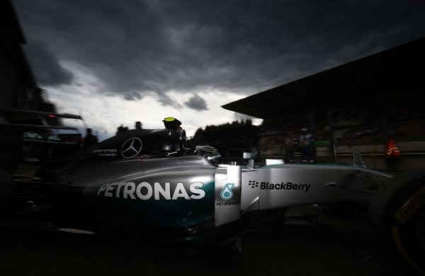 Rosberg idei hetedik pole pozícióját szerezte meg Spában, 3 tizedet adott Hamiltonnak