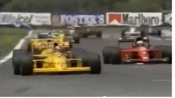 Prost már az első körökben elkezdte ledolgozni a hátrányát, a Ferrari nagyon gyors volt