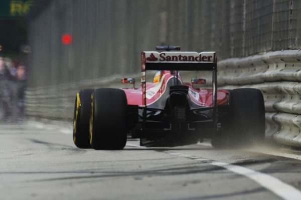 Fernando-Alonso-Ferrari-F1-GP-Singapur-20