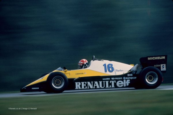 Cheever legjobb F1-es szezonjában, 1983-ban négyszer állhatott a dobogóra a RENAULT RE40-nel
