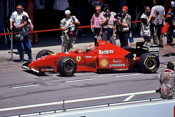 Irvine remek harmadik hellyel tette le a névjegyét a Ferrarinál