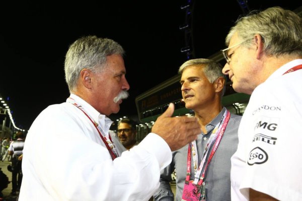 Chase Carey bemutatkozó-ismerkedő túrán vett részt az F1-es csapatokkal Szingapúrban
